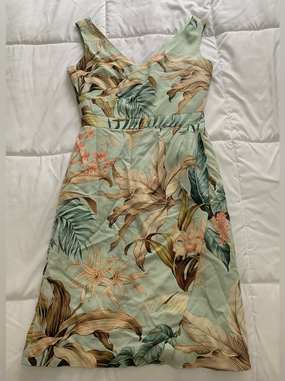 Pre Owned Tommy Bahamas dress Size 2
